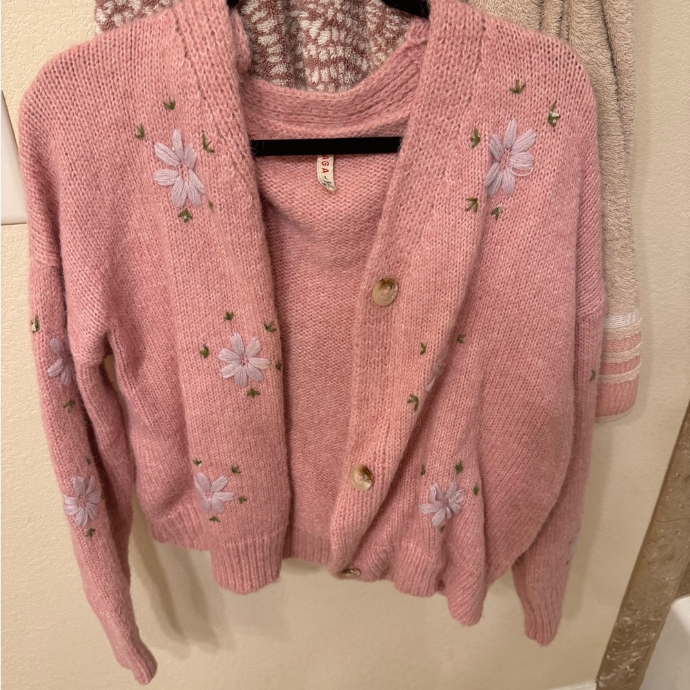 Pink sweater never worn large